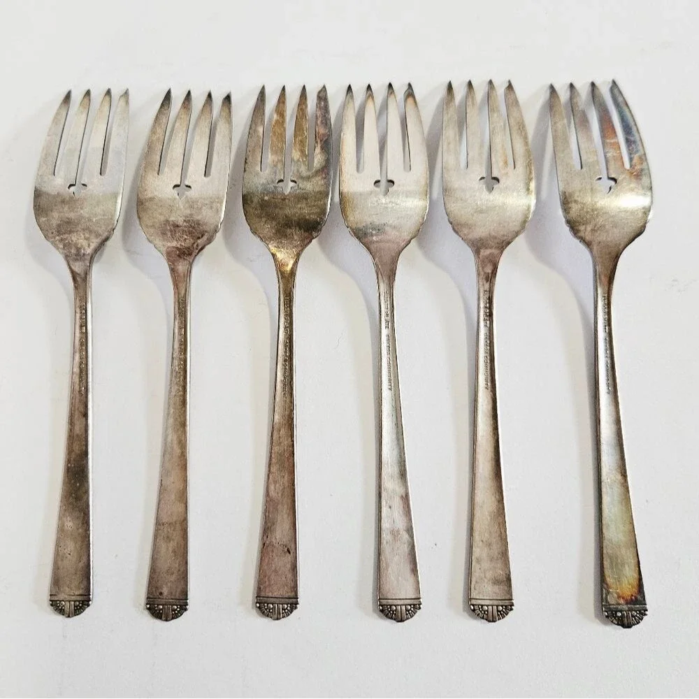 Vintage Oneida Tudor Plate Royal York/Oakleigh Silver Plate Salad Fork Set of 6